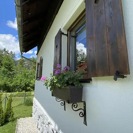 Am Weissenbach بيت للعطل